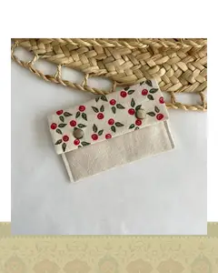 جای دستمال جیبی دکمه دار طرح گل سرخ