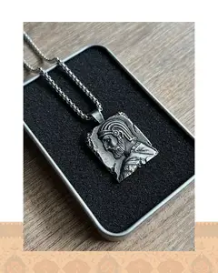 گردنبند چهره کوروش