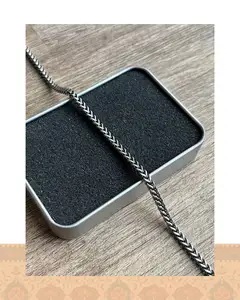زنجیر مکعبی سیاه قلم