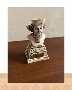 مجسمه داریوش شاه