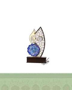 تندیس مینا کاری ساعت دار