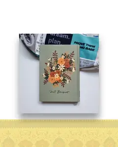 دفتر پالتویی خط دار طرح دسته گل کد ۲۵۳