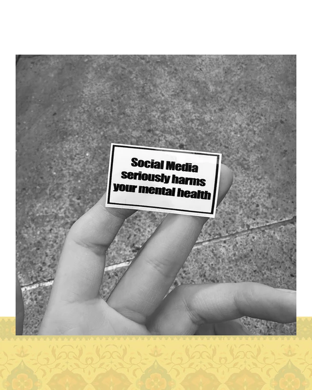 استيكر "social media"