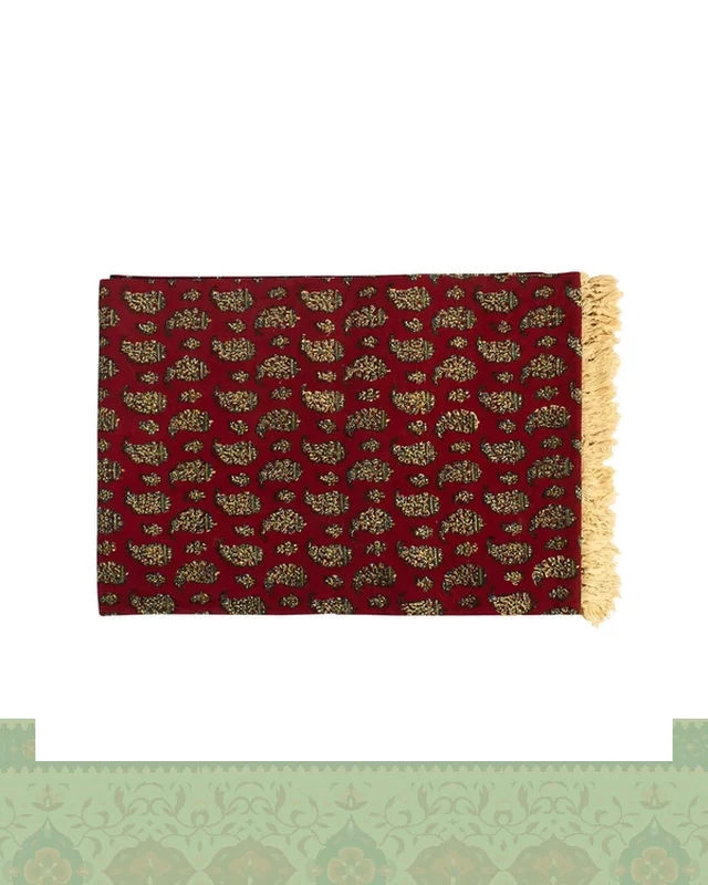 عکس سفره قلمکار صادراتی زمینه زرشکی ابعاد 120×120 سانتیمتر