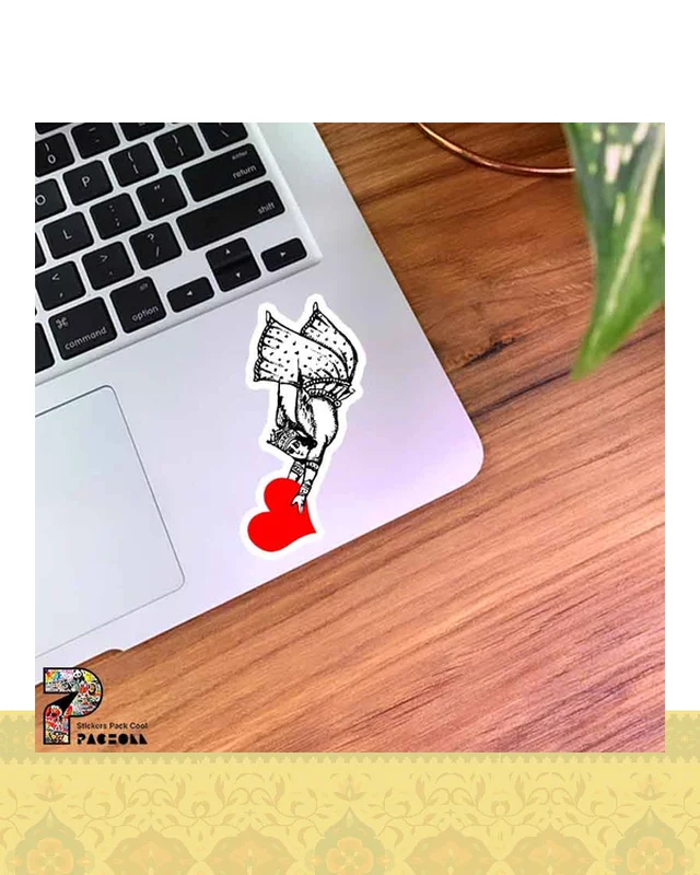 استیکر زن ایرانی با لباس سنتی همراه با عشق در دیارلند
