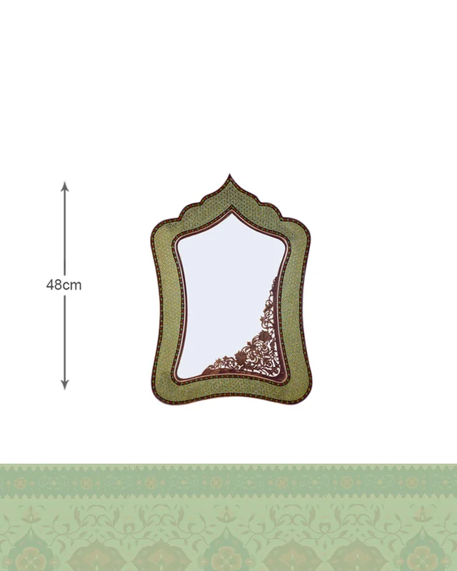 عکس آینه و شمعدان مس و خاتم