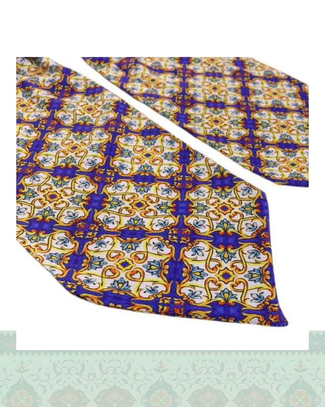 عکس دستمال گردن مردانه طرح کاشی کاری