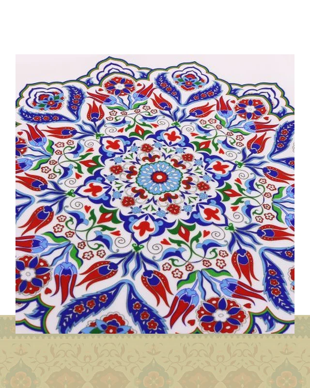 کاور کوسن طرح نقوش سنتی زمینه سفید کد c131 در دیارلند