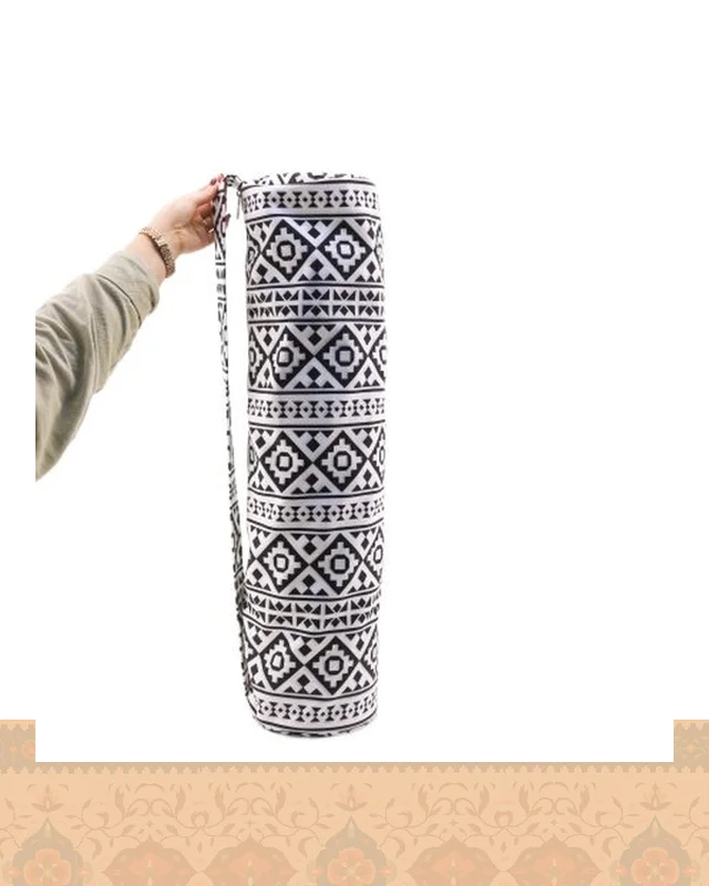 خرید کاور مت طرح نقوش سنتی سفید مشکی در اروپا و آمریکا